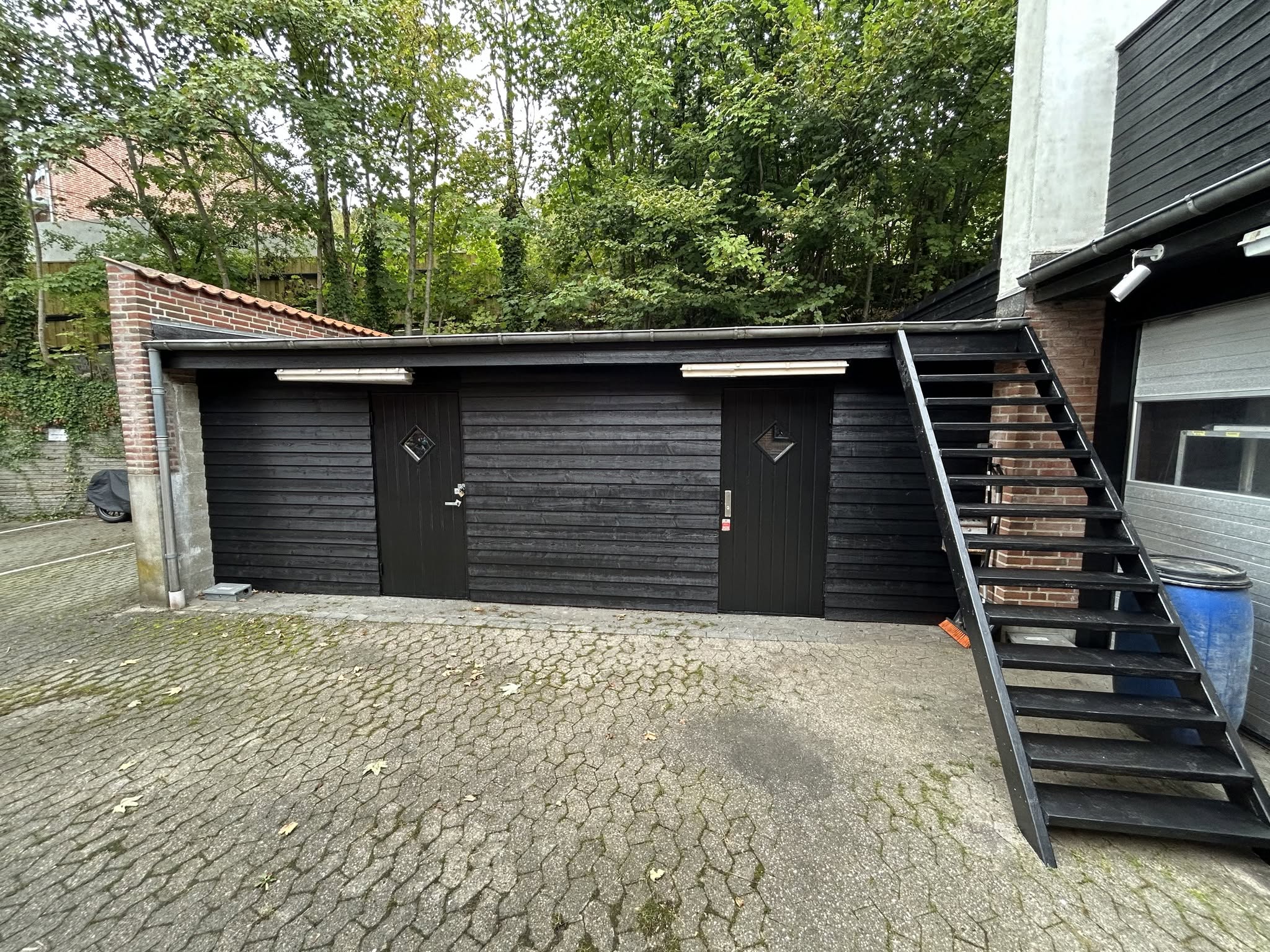 Efter, malet garage i Horsens